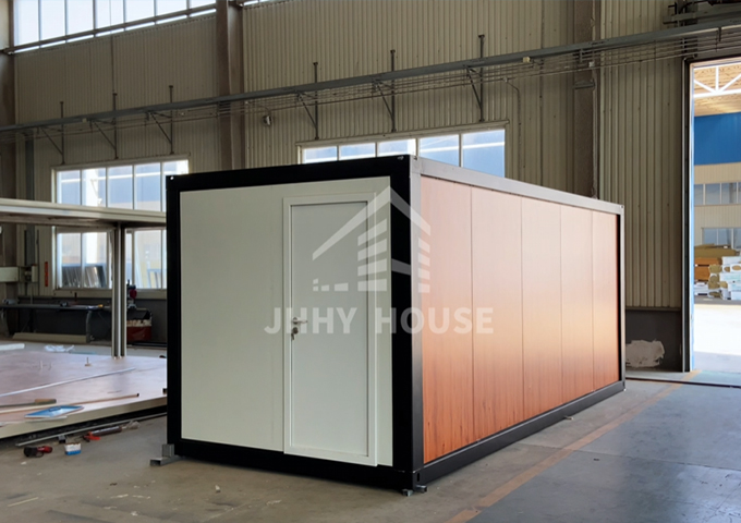 อาคารหอพักสำหรับสถานที่ก่อสร้าง มีห้องน้ำและห้องอาบน้ำทุกห้อง